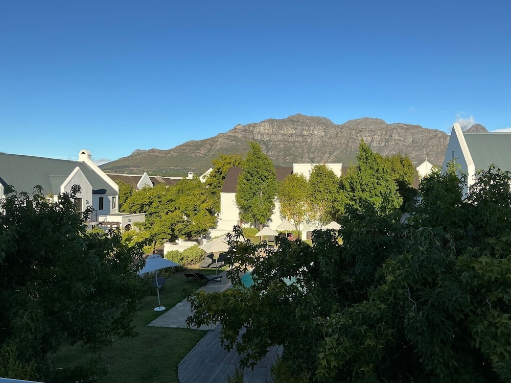 Winelands Golf Lodges at De Zalze
