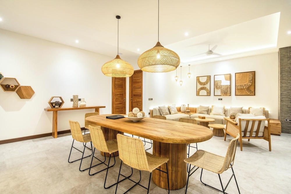 Brand New 4br Villa 400 to Finns Canggu