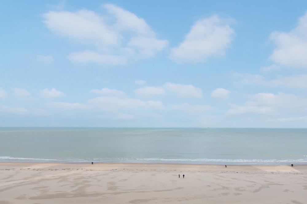 Apartment in Middelkerke With Sea View