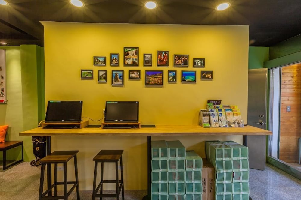 GoldenHouse Hostel