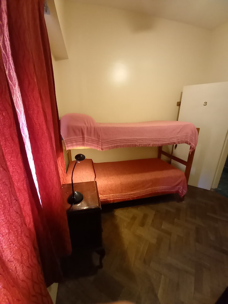 Alamo Hostel & Suites