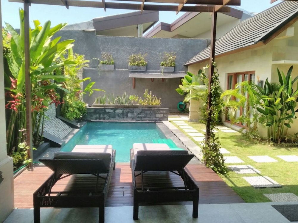 Sunshoot Villa Sandat