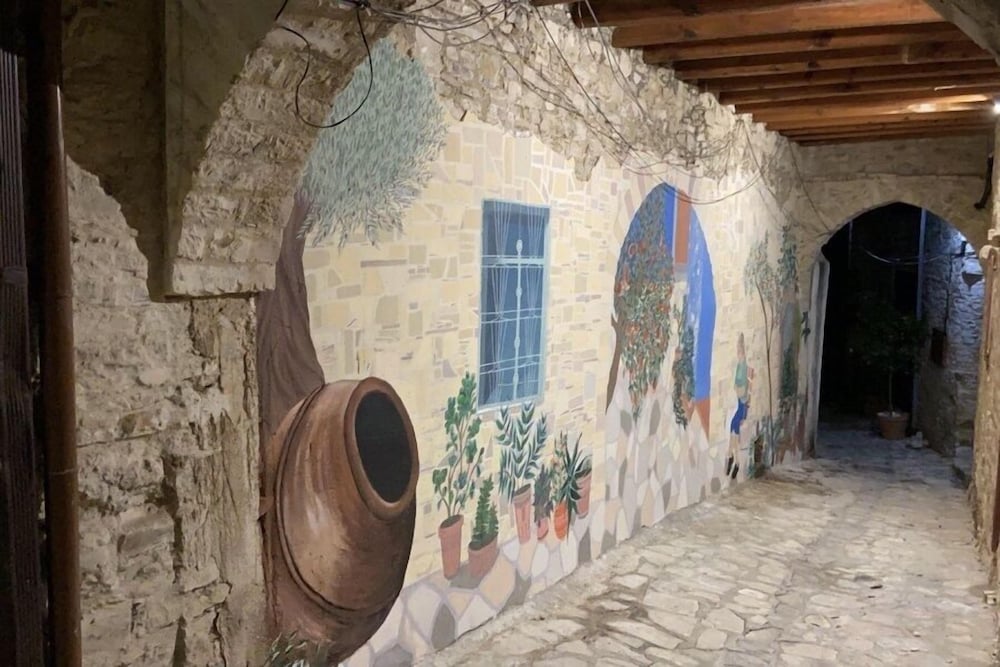 Lazaros Stonehouse