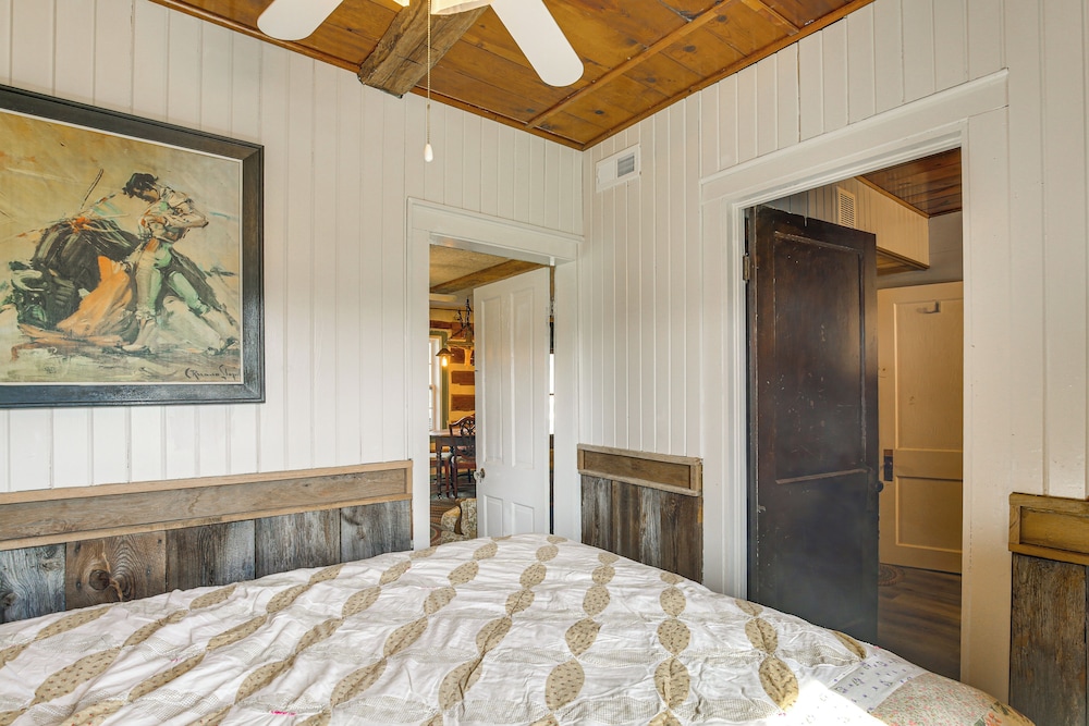 Hot Tub & Creek Views: Secluded Perryville Cabin