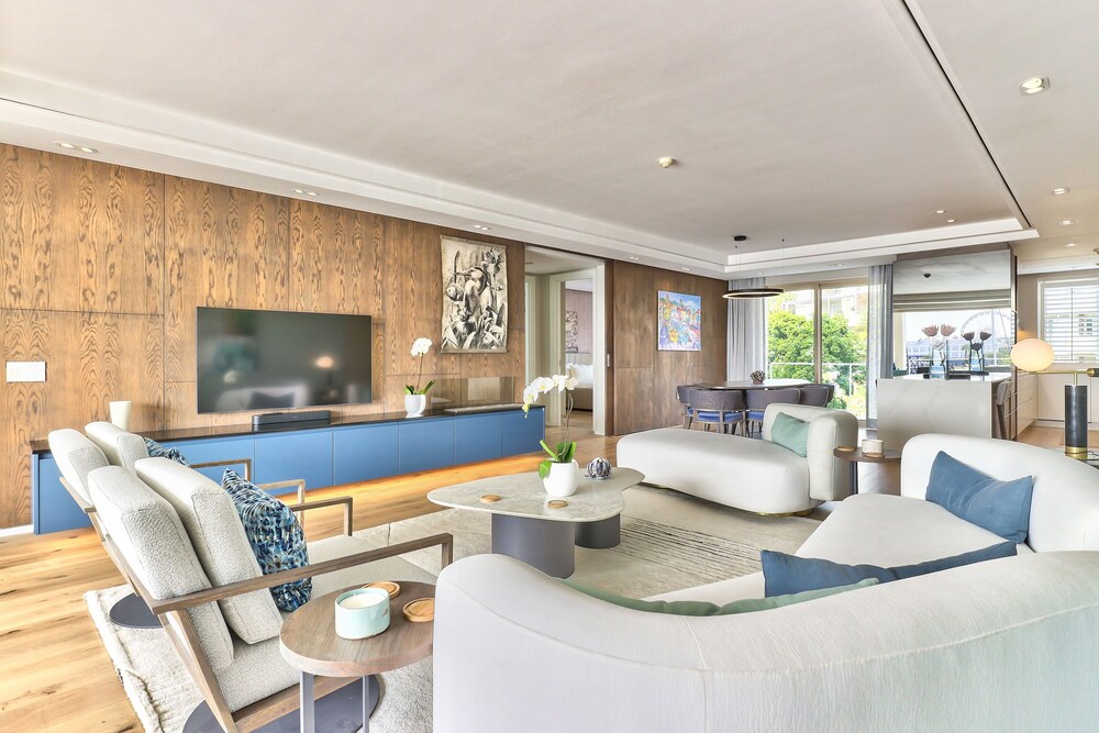 Superior Three Bedroom Apartment