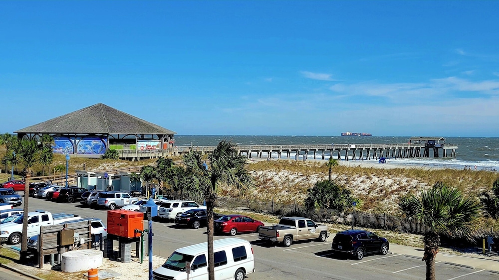 Sandpiper 2 by Tybee Vacation Rentals