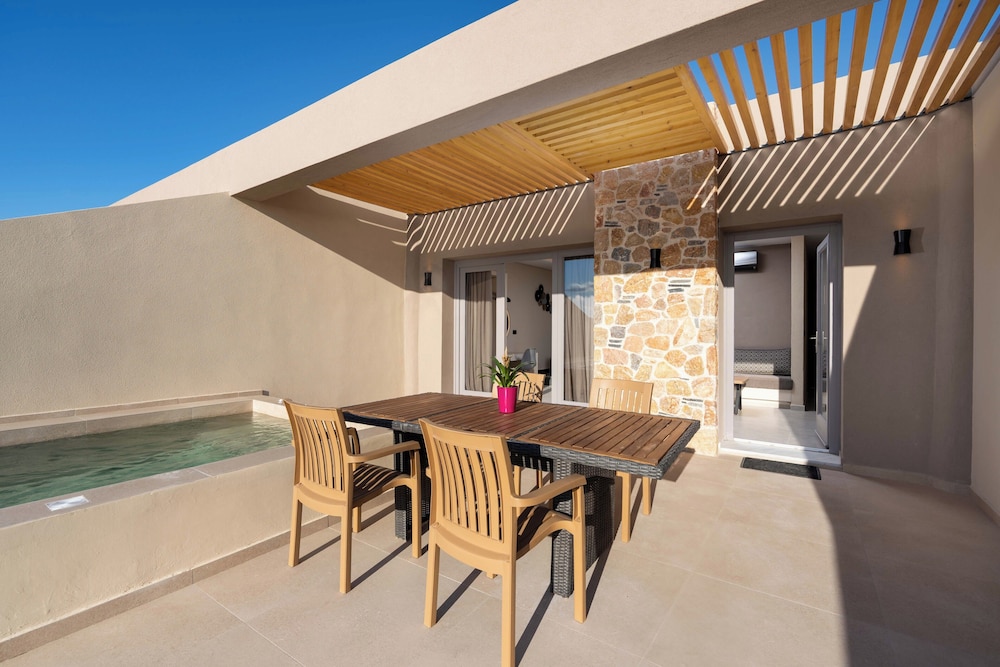 Illusion Suites
