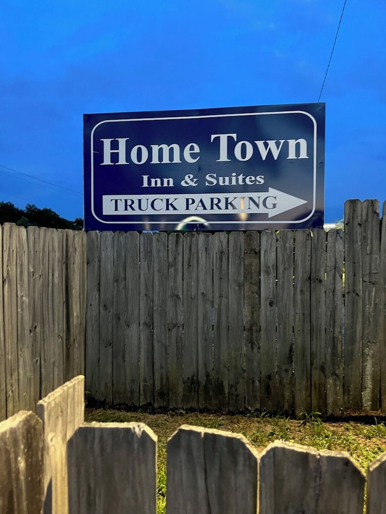 HomeTown Inn & Suites