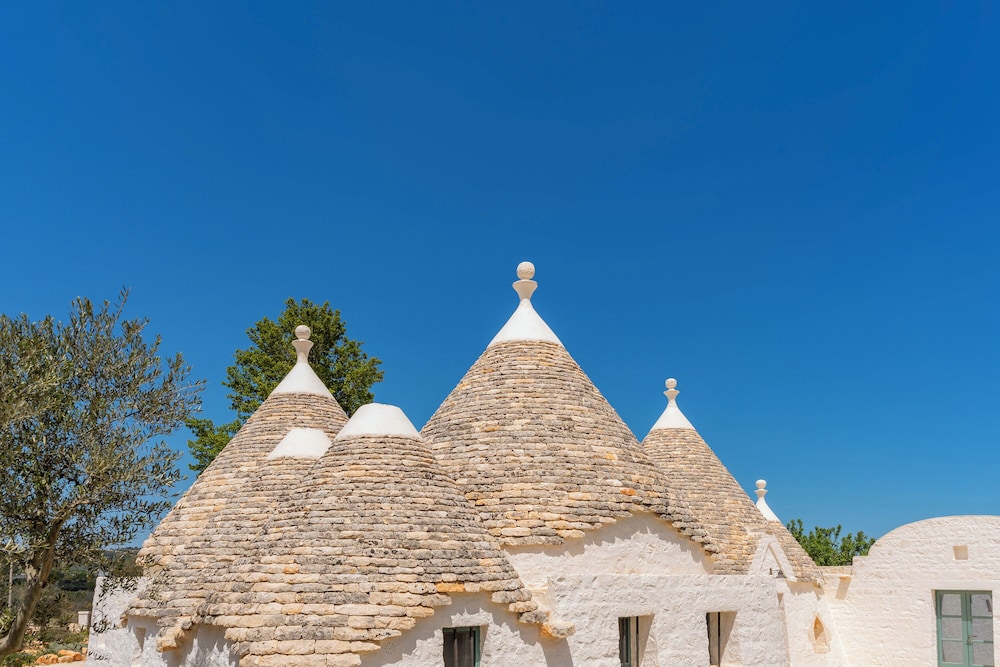 Trullo Pietra Rossa with Pool by Wonderful Italy