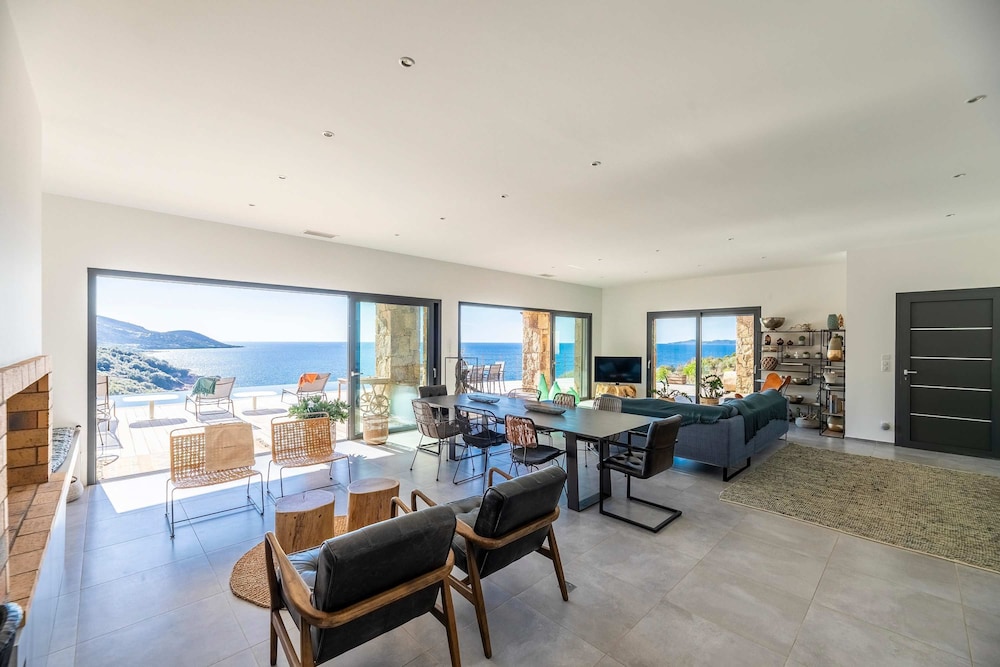 Architect Villaproperty Sea View Close to the Beaches