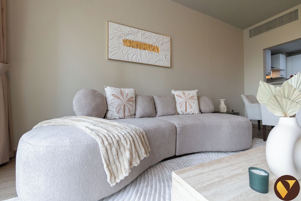 Stylish Peaceful in JVC full Amenities