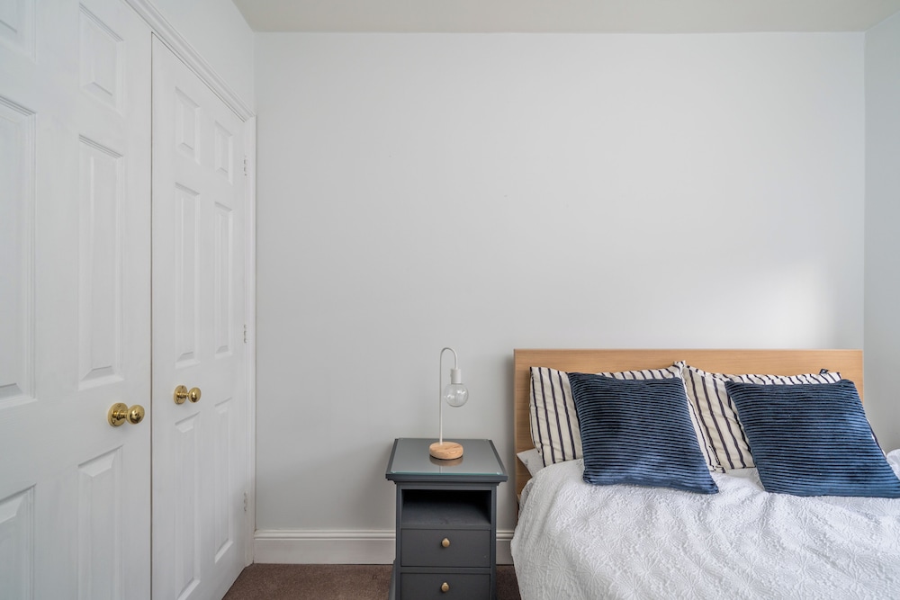 Cozy 3-bed flat near Vauxhall Gardens