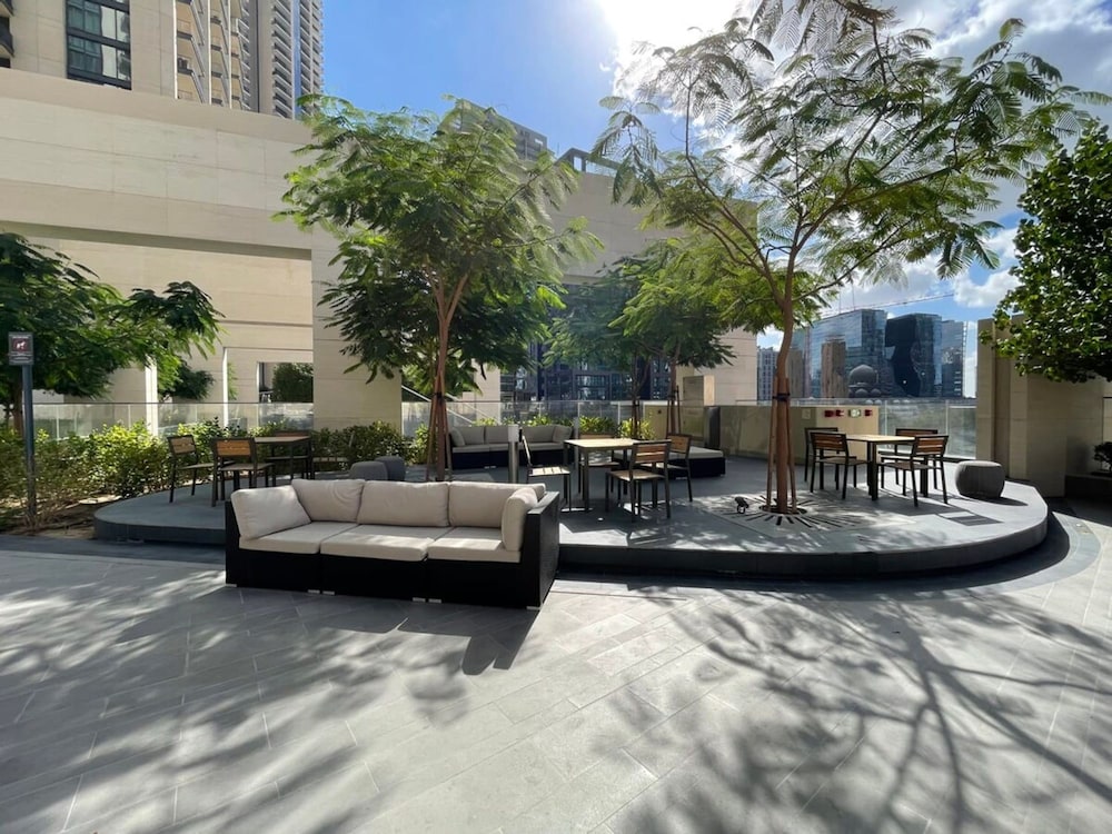 Silkhaus Luxury Tower in Downtown Pool Gym