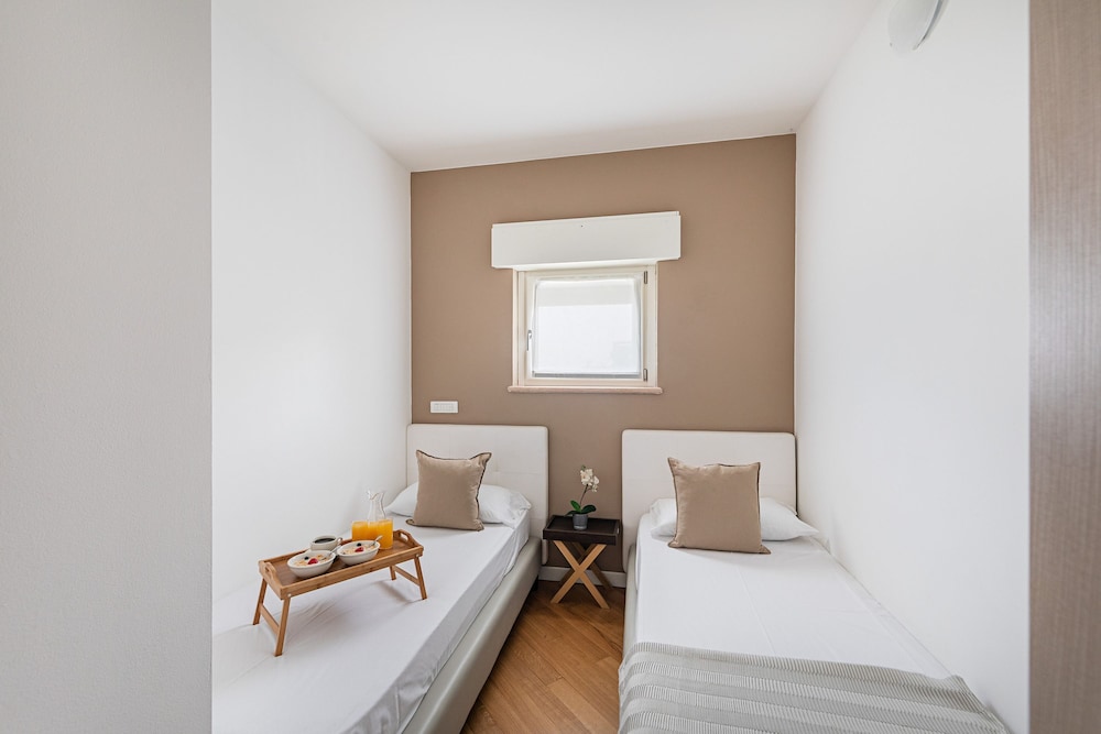 Residenza Miralago - 20 Porzia - Locazione BK