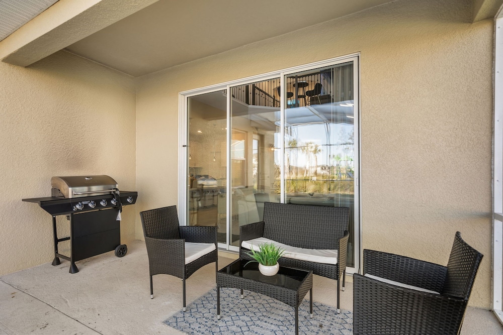Chic 5bed Home With Themed Rooms