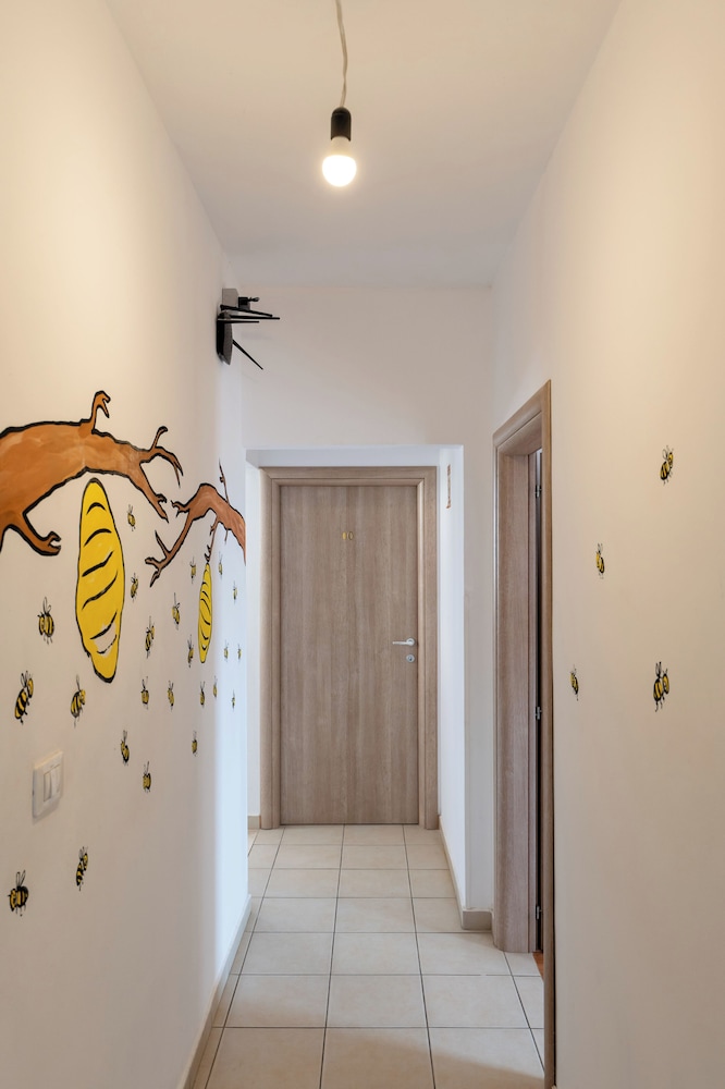 Lazy Roo Hostel Saranda
