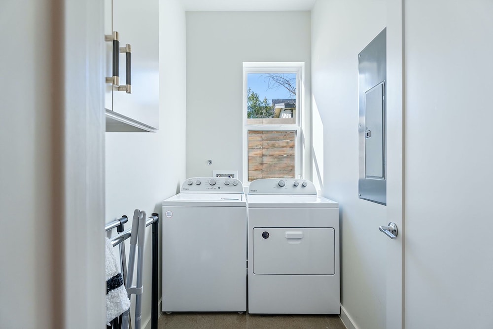 Trendy 3 Bedroom in South Austin! - Image 3