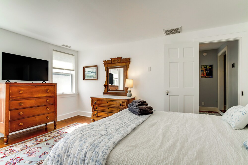 Charming Victorian Farmhouse on Historic Main St