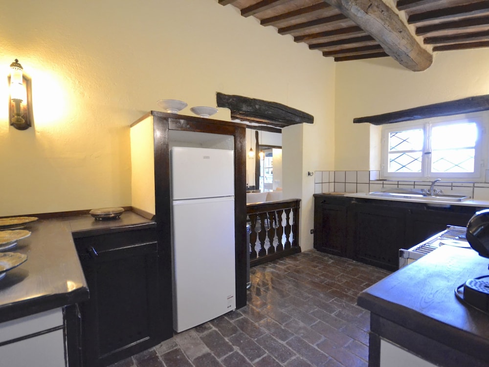 Villa with Private Swimming Pool in Hills near Cortona view 3