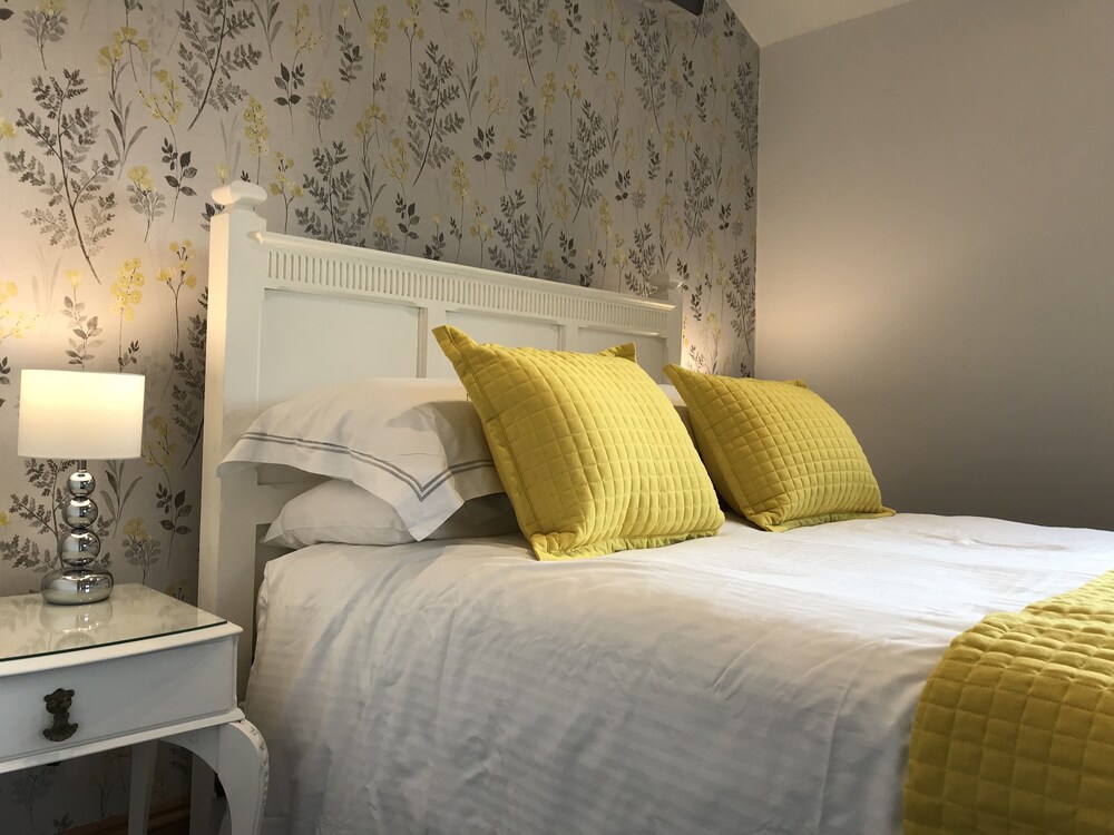 Cornwall Cottages - Helscott Barns view 4