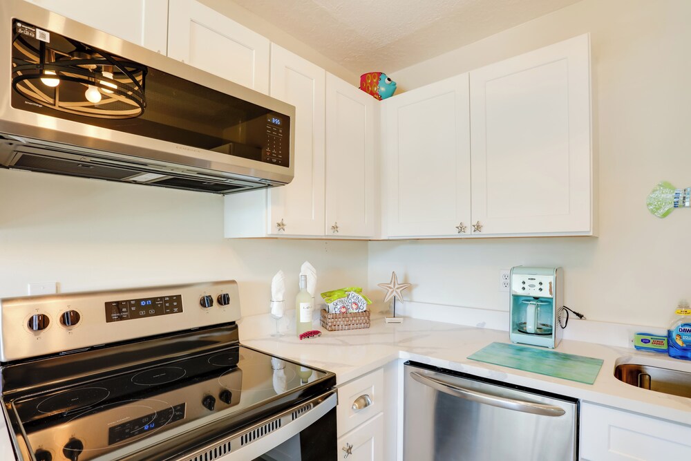 Townhome Near Hobe Sound Beach, Hiking & Golfing!