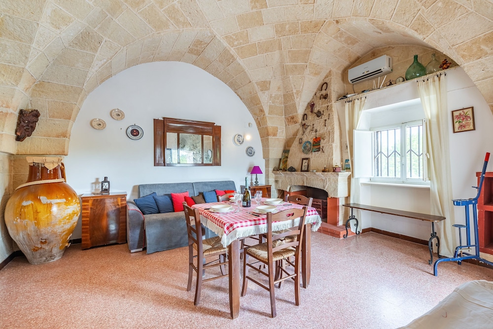 Carbone Country House Oria view 2
