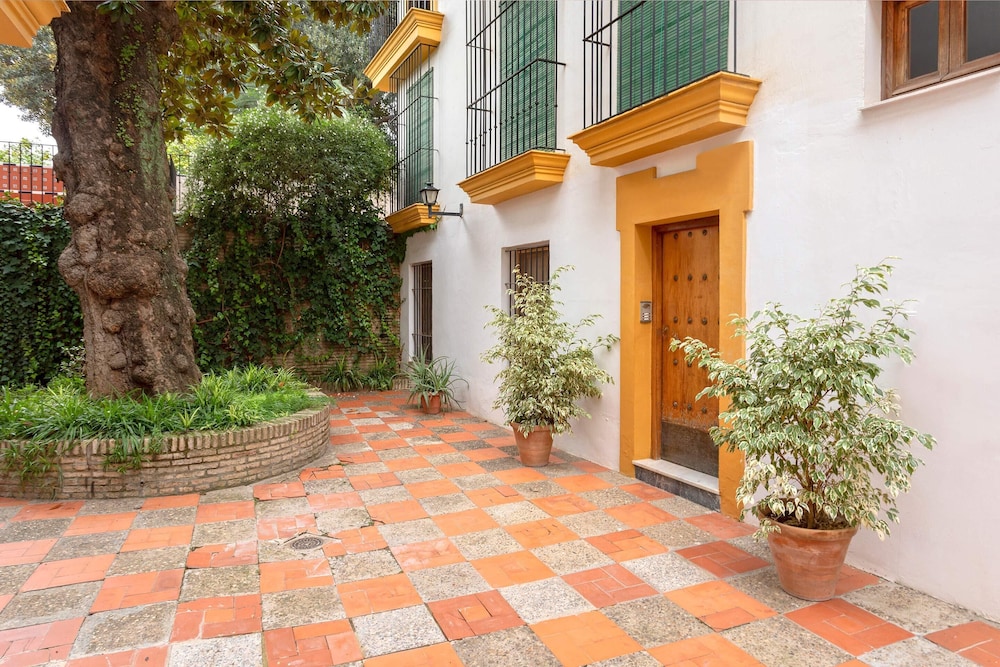 Genteel Home Santa Cruz