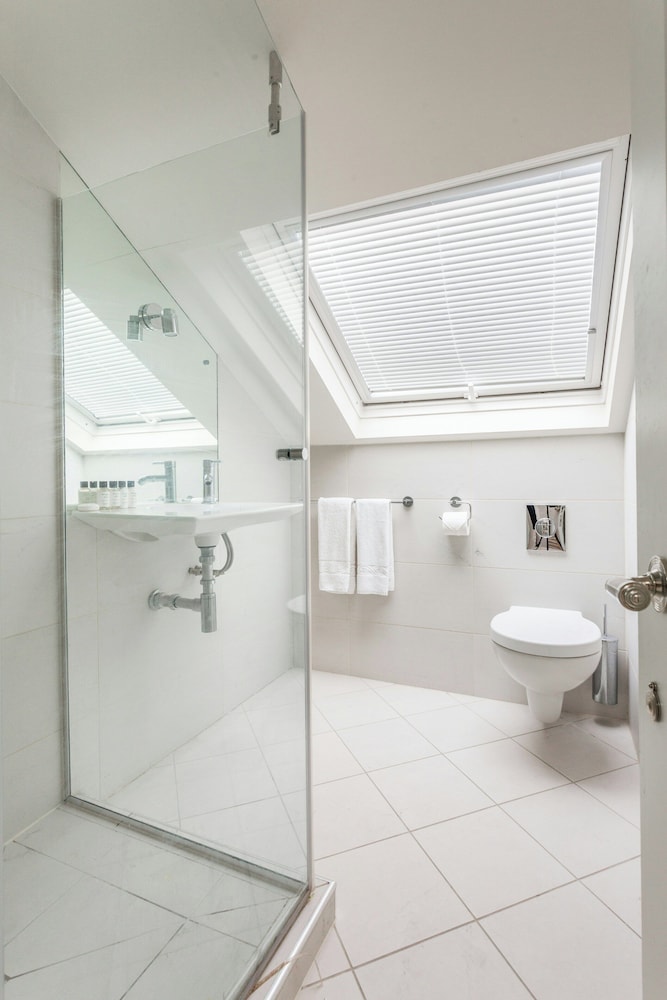 Rigault Road by Onefinestay