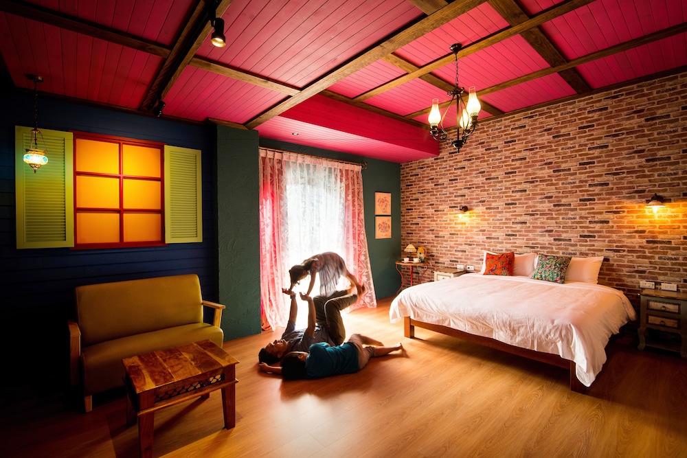 Fly Inn Yilan