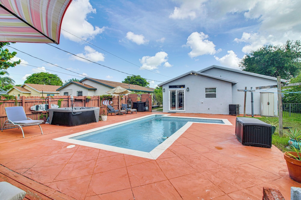 Pompano Beach Bungalow w/ Private Pool!