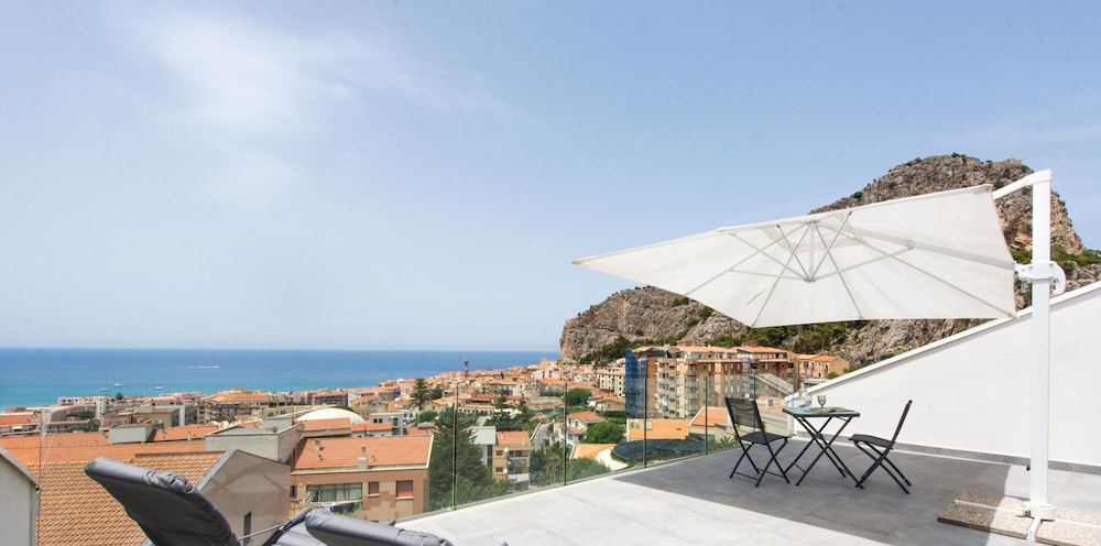 Una Terrazza Vista Mare su Cefal view 2