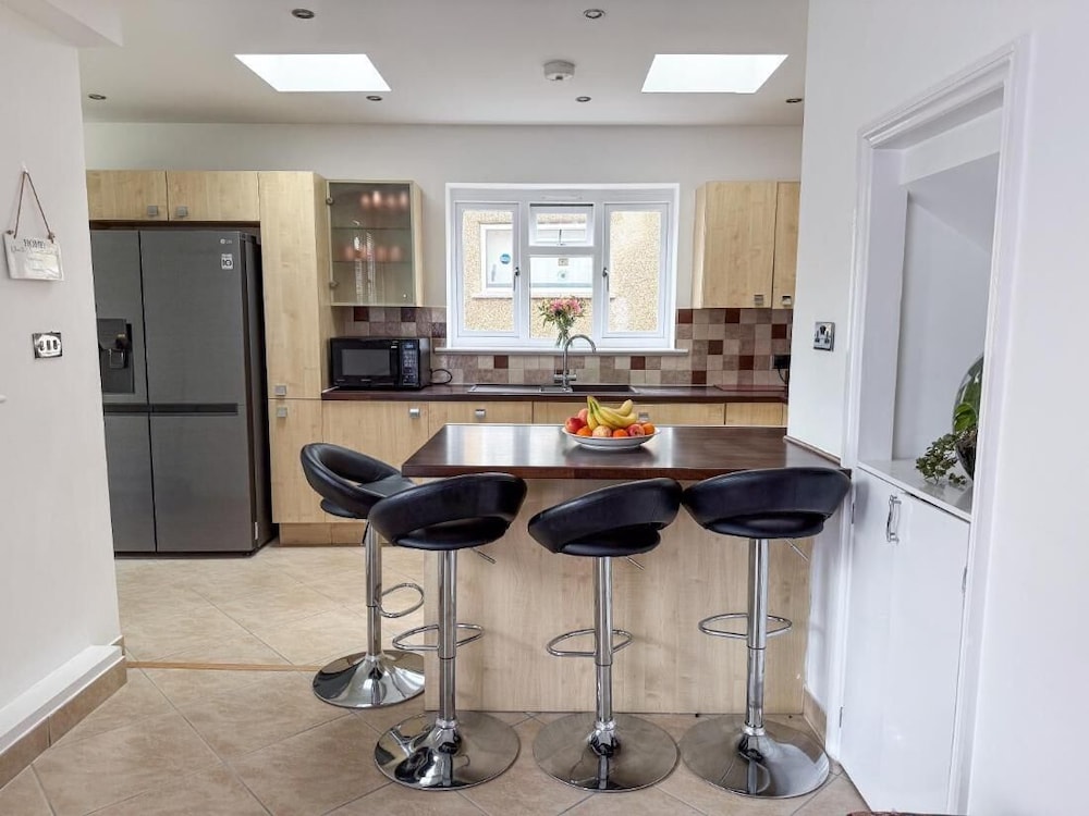 Bassetts House - Mins to Central London