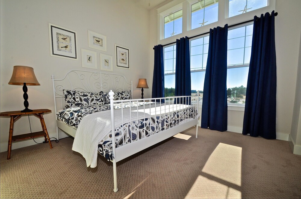 Villa By The Sea 3 Bedroom Condo By Coastal Dreamin