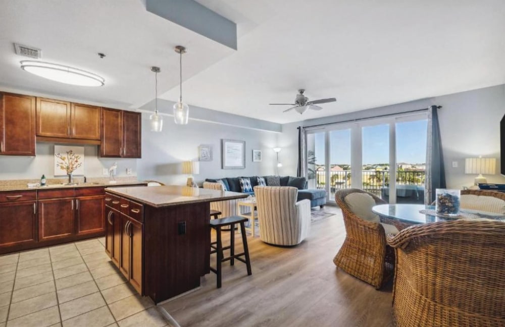 Laketown Wharf 317