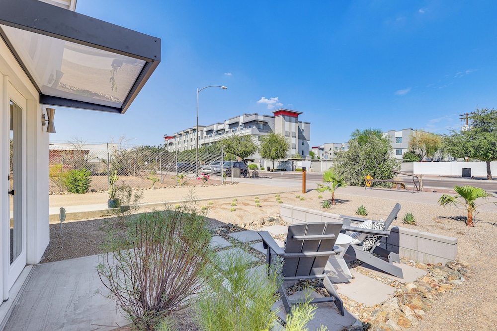 Walkable Downtown Chandler Oasis w/ Private Patio