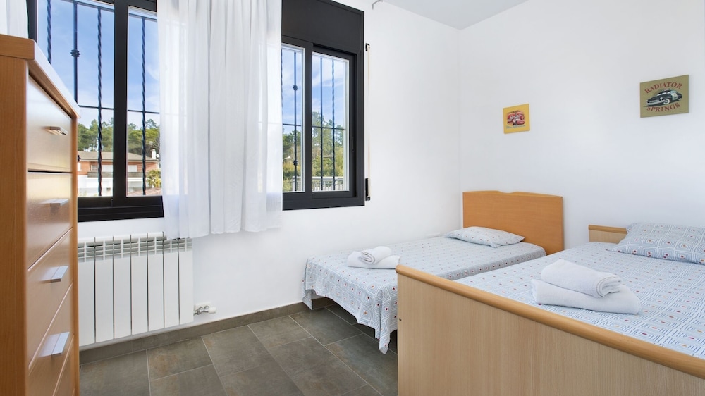 Camelia in Llafranc With 4 Bedrooms and 3 Bathrooms
