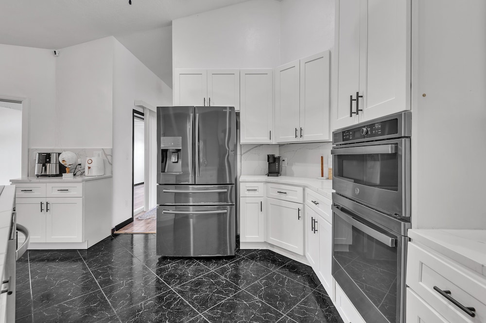 Relaxing Family Retreat In The Heart Of Sebastian 3 Bedroom Home