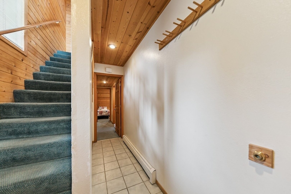 589 Danube Drive 3 Bedroom Condo