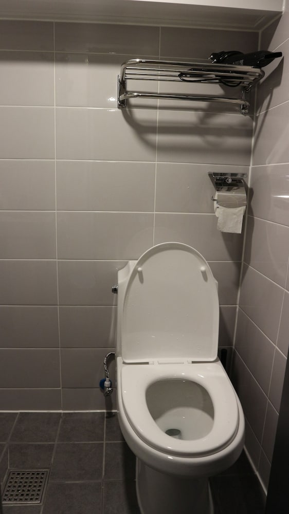 Zzzip Guest House - Hostel