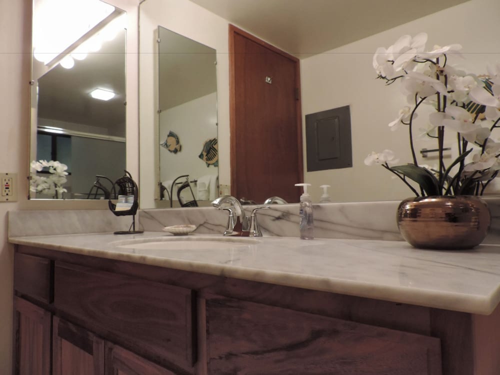 Polo Beach Club Vacation Rentals - APlus Resorts