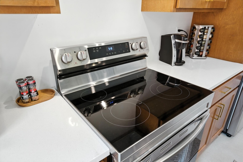 500 House - Unit C 1 Bedroom Townhouse