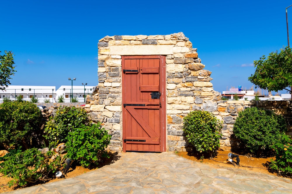 Okirroi Villas