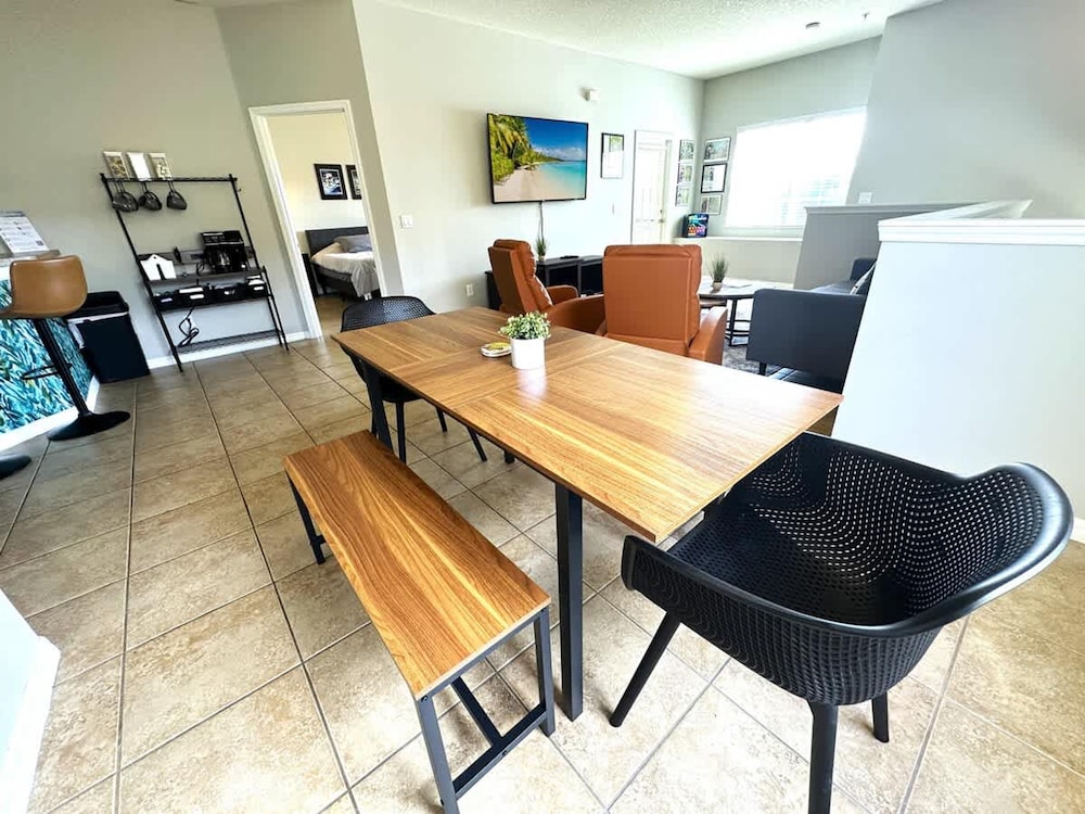 Very Near Disney 3 Bd Condo Walmart 1 min Away
