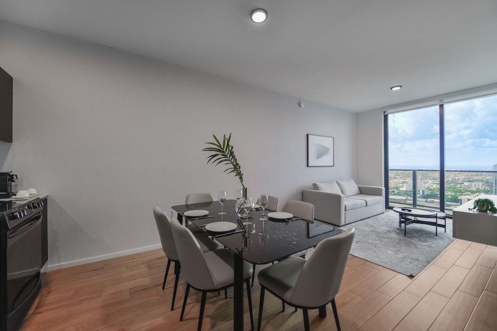 Bayside Charm Captivating Apartment