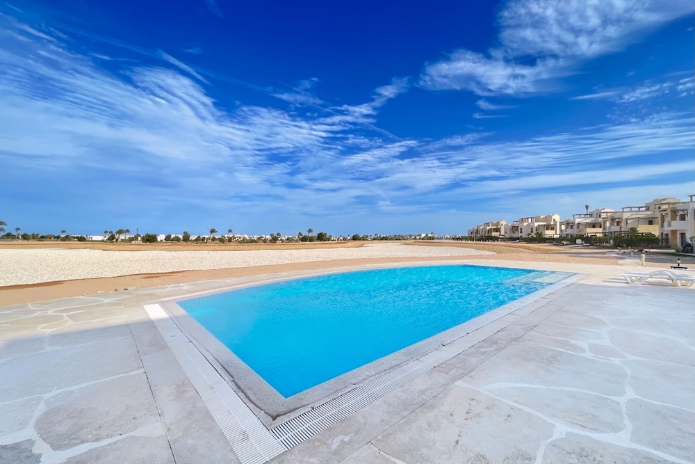 Xuru Stays I Genial 2 BDR w / Pool Access @ Cyan El Gouna