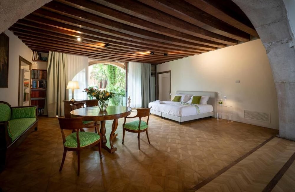 Mocenigo Grand Canal Luxury Suites