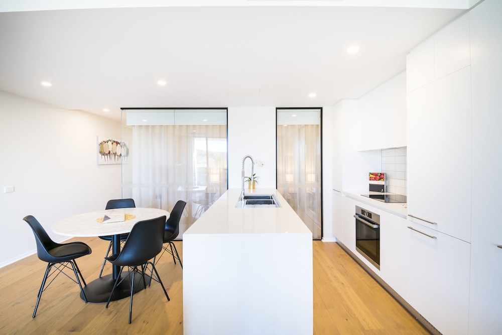 Accommodate Canberra - Northshore view 4