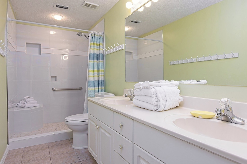 Emerald Key by Southern Vacation Rentals