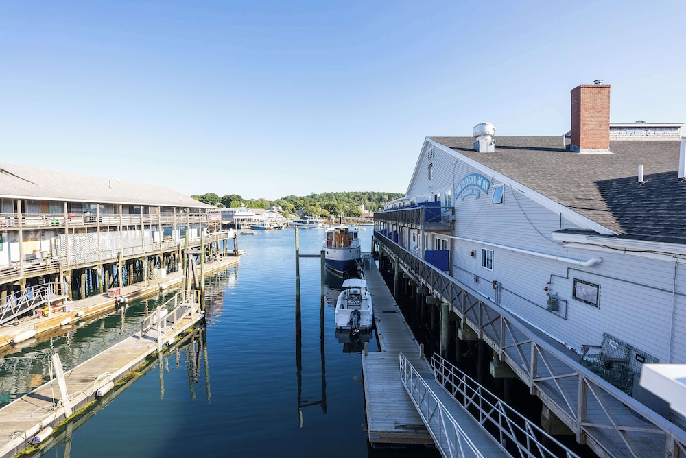 Fishermans Wharf Inn