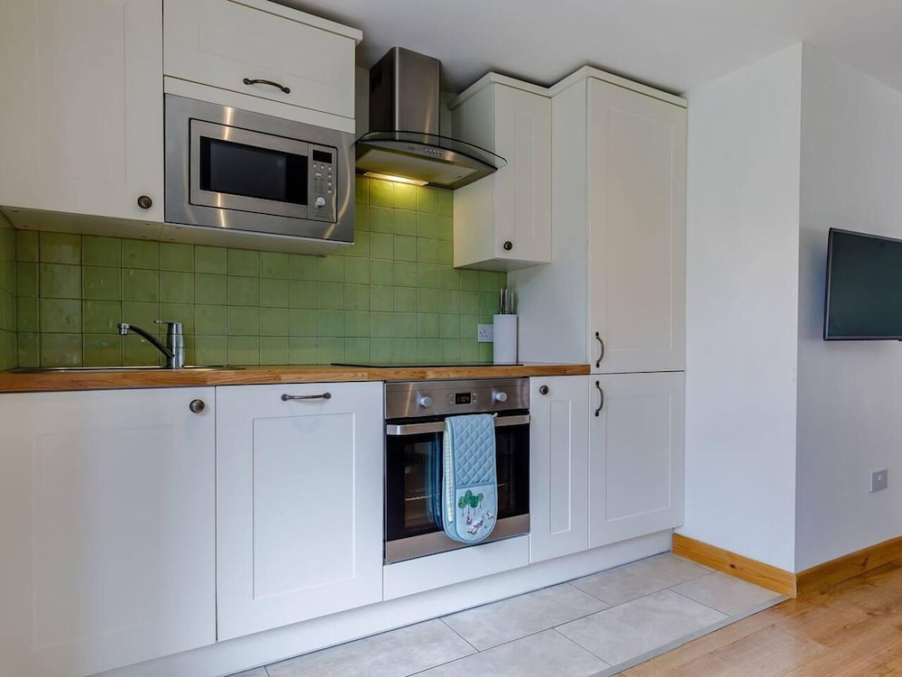 Knutsford Vacations - Charming 2-bed Cottage, Beautiful Views, Knutsford - Property Image 19